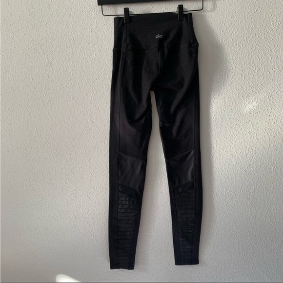 Alo Yoga Black High Waisted Moto Leggings - Picture 3 of 3